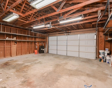 16505 Cornwall Street - Photo Thumbnail 31