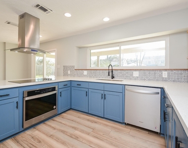 16505 Cornwall Street - Photo Thumbnail 7