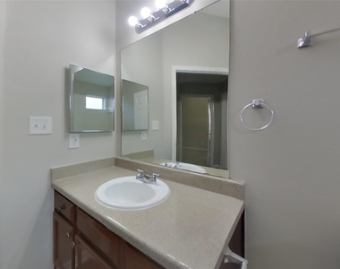 3147 Boynton Drive - Photo Thumbnail 15