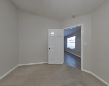 3147 Boynton Drive - Photo Thumbnail 7