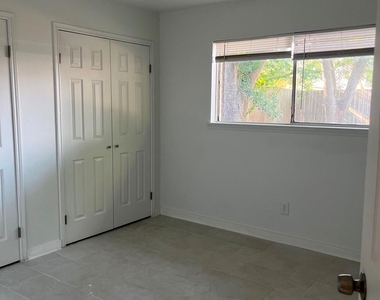 4207 Comanche Street - Photo Thumbnail 6