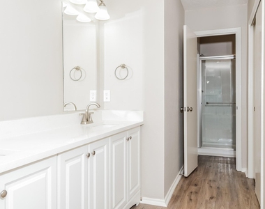 6926 Bullinger Drive - Photo Thumbnail 9