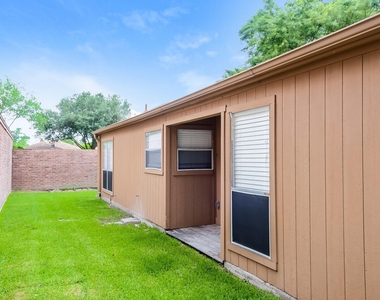 6926 Bullinger Drive - Photo Thumbnail 14