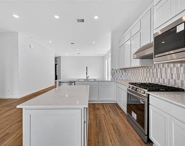 11119 Poplar Tree Dr - Photo Thumbnail 20