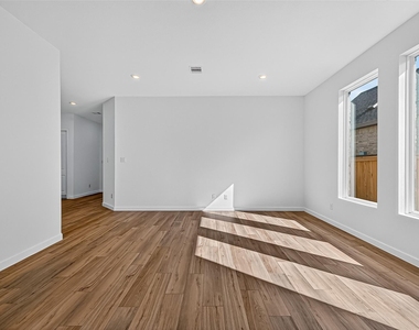11119 Poplar Tree Dr - Photo Thumbnail 11
