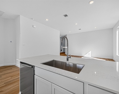 11119 Poplar Tree Dr - Photo Thumbnail 13