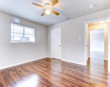 5513 Cavalcade Street - Photo Thumbnail 4