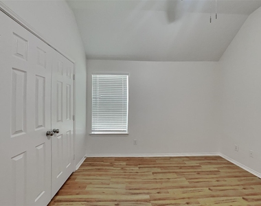 2223 Ridgefield Park Lane - Photo Thumbnail 12