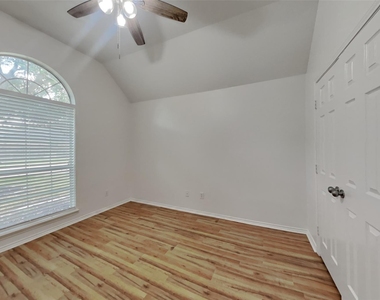 2223 Ridgefield Park Lane - Photo Thumbnail 11