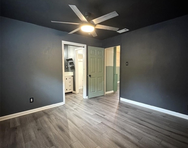 7403 Backstrom Street - Photo Thumbnail 4