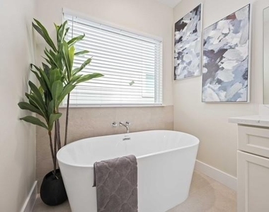 5718 Beall Street - Photo Thumbnail 17