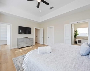 5718 Beall Street - Photo Thumbnail 14