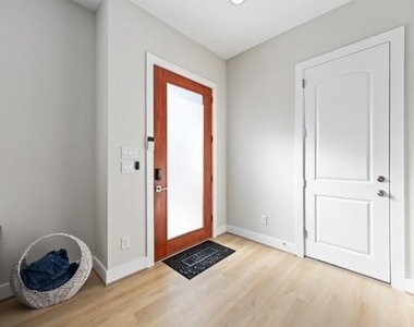 5718 Beall Street - Photo Thumbnail 2