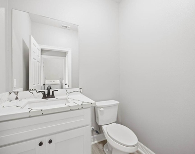 5709 Annunciation Street - Photo Thumbnail 10
