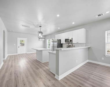 5709 Annunciation Street - Photo Thumbnail 6