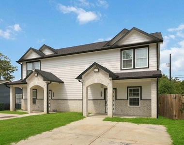 5709 Annunciation Street - Photo Thumbnail 1