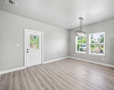 5709 Annunciation Street - Photo Thumbnail 9