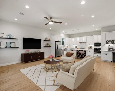 3109 Arlington Street - Photo Thumbnail 5