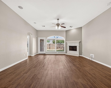 6138 Wickshire Drive - Photo Thumbnail 16