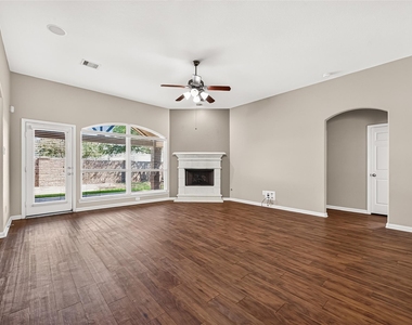 6138 Wickshire Drive - Photo Thumbnail 14