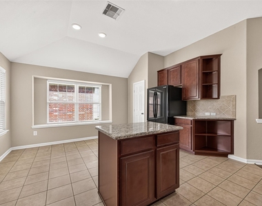 6138 Wickshire Drive - Photo Thumbnail 23
