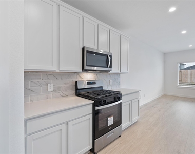 3123 Langley Bend Lane - Photo Thumbnail 10