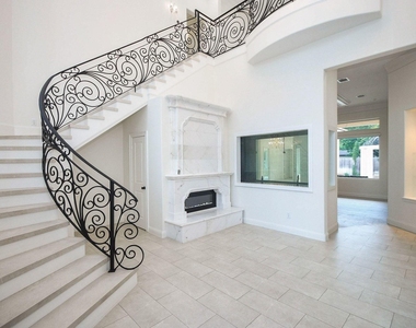422 Mignon Lane - Photo Thumbnail 3