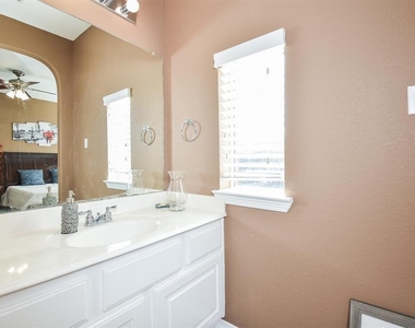 3911 Trailstone Lane - Photo Thumbnail 27