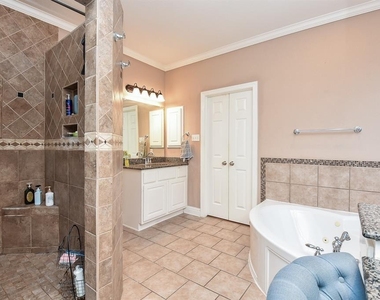3911 Trailstone Lane - Photo Thumbnail 18