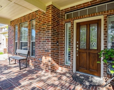 3911 Trailstone Lane - Photo Thumbnail 3