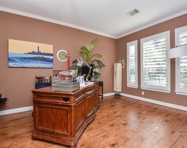 3911 Trailstone Lane - Photo Thumbnail 6