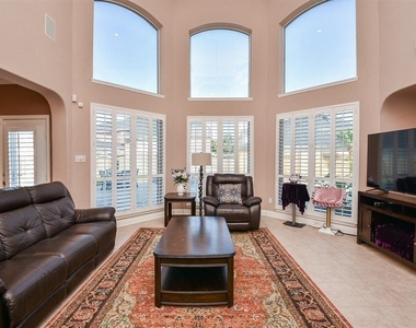 3911 Trailstone Lane - Photo Thumbnail 9