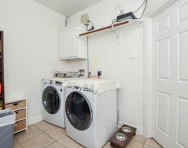 3911 Trailstone Lane - Photo Thumbnail 29