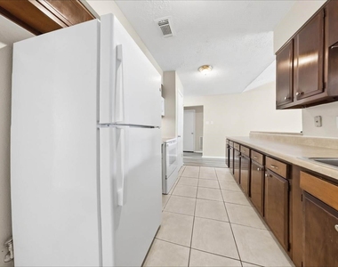 4226 Burkegate Drive - Photo Thumbnail 7