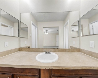 4226 Burkegate Drive - Photo Thumbnail 11