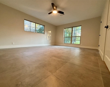 460 Old Hickory Drive - Photo Thumbnail 11