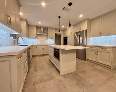 460 Old Hickory Drive - Photo Thumbnail 4
