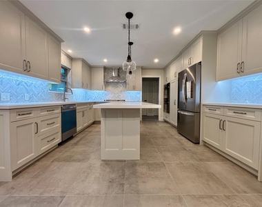 460 Old Hickory Drive - Photo Thumbnail 3