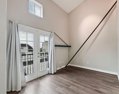 1616 Elgin Street - Photo Thumbnail 11