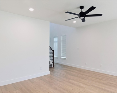 16575 Oasis Glade Drive - Photo Thumbnail 10