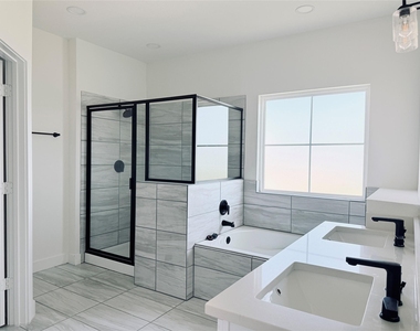 16575 Oasis Glade Drive - Photo Thumbnail 28