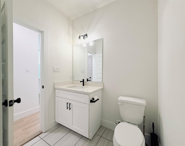 16575 Oasis Glade Drive - Photo Thumbnail 12