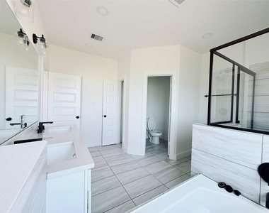 16575 Oasis Glade Drive - Photo Thumbnail 26