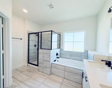 16575 Oasis Glade Drive - Photo Thumbnail 29