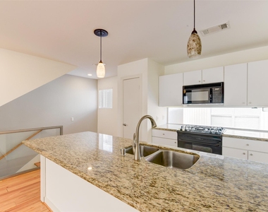 1211 Arthur Street - Photo Thumbnail 11