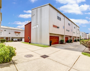 1211 Arthur Street - Photo Thumbnail 2