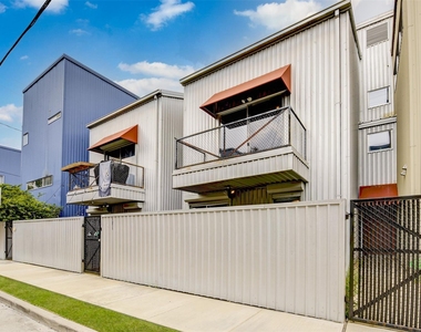 1211 Arthur Street - Photo Thumbnail 3
