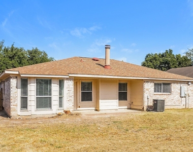 2515 Village Circle Drive - Photo Thumbnail 14
