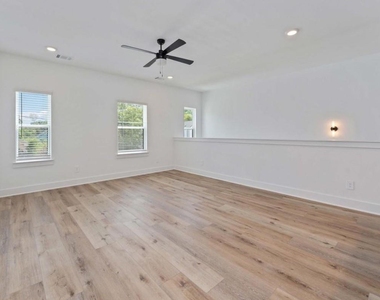 8023 Cora Street - Photo Thumbnail 9