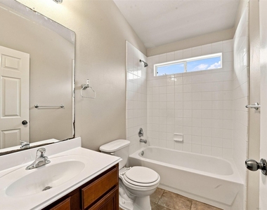 16726 Vivian Point Lane - Photo Thumbnail 30